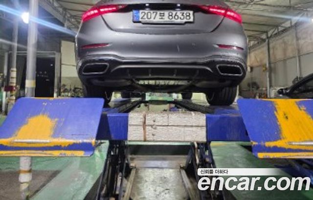 Mercedes-Benz C-Class W206 C300 AMG Line - фото 1