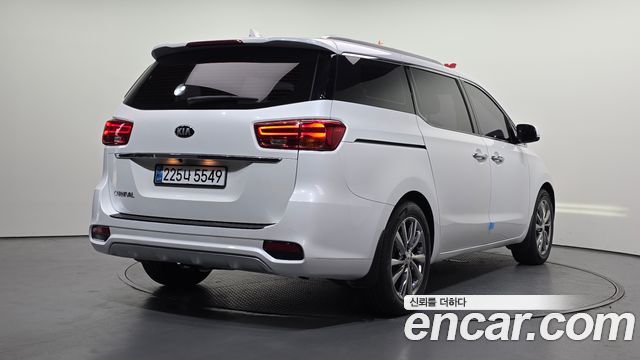 Kia Carnival Новый 9-Seater Prstige - фото 1