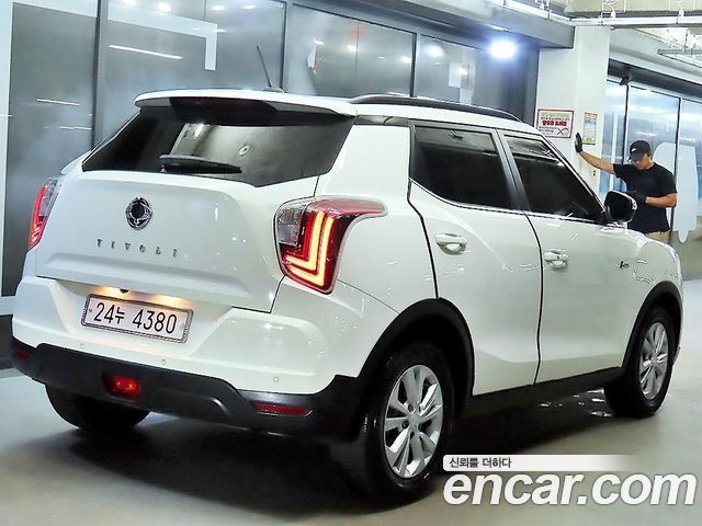SsangYong Tivoli Gasoline 1.5 2WD V3 - фото 3