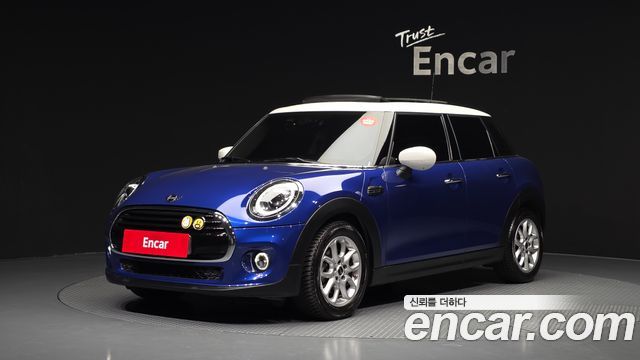 Mini Cooper 5Door HIGH 3rd - фото 0