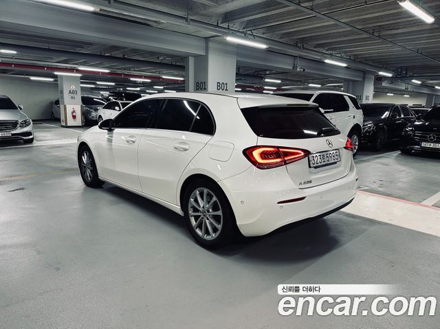 Mercedes-Benz A-Class W177 A220 Hatchback - фото 1