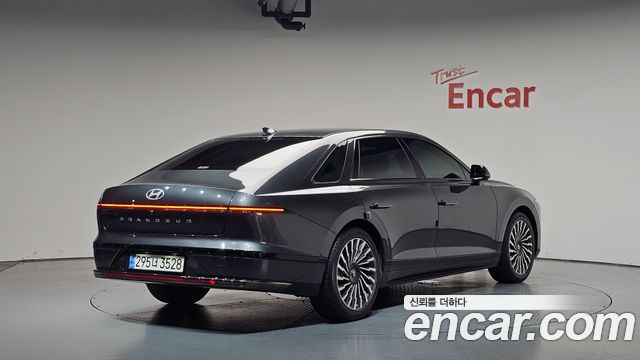 Hyundai Grandeur GN7, гибрид Calligraphy - фото 0