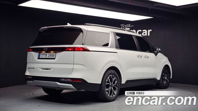 Kia Carnival 4-го поколения 9-Seater Prestige - фото 1