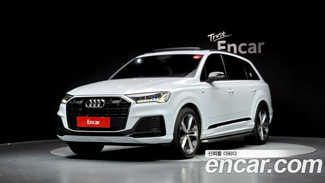 Audi Q7 55 TFSI Quattro Premium - фото 0