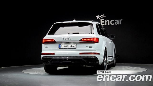 Audi Q7 55 TFSI Quattro Premium - фото 3