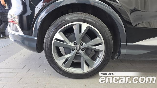 Audi Q4 e-tron F4 40 Premium - фото 4