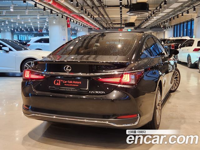Lexus ES 7-го поколения Executive - фото 1