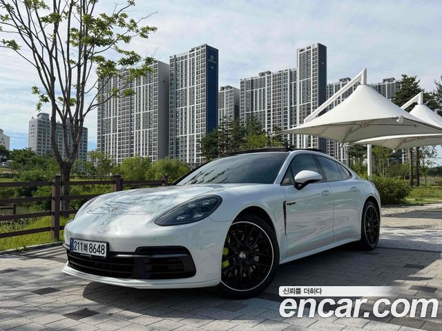 Porsche Panamera 2.9 AWD E-Hybrid - фото 0