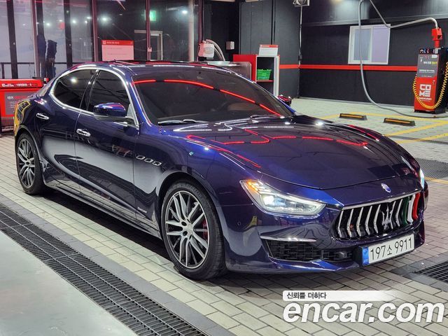 Maserati Ghibli 3.0 Diesel GranLusso 3rd - фото 1