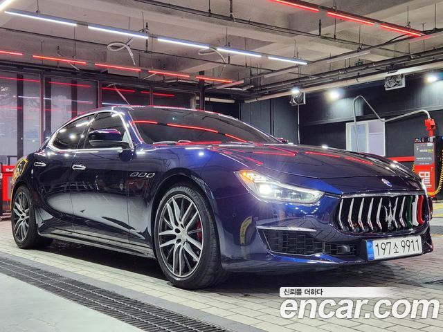 Maserati Ghibli 3.0 Diesel GranLusso 3rd - фото 2