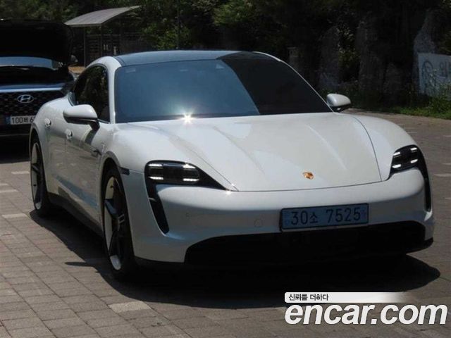 Porsche Taycan Base - фото 1
