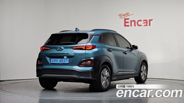 Hyundai Kona Premium - фото 1