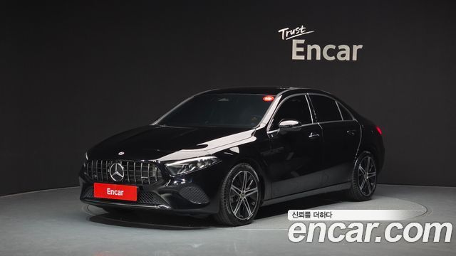 Mercedes-Benz A-Class W177 A220 Sedan - фото 0