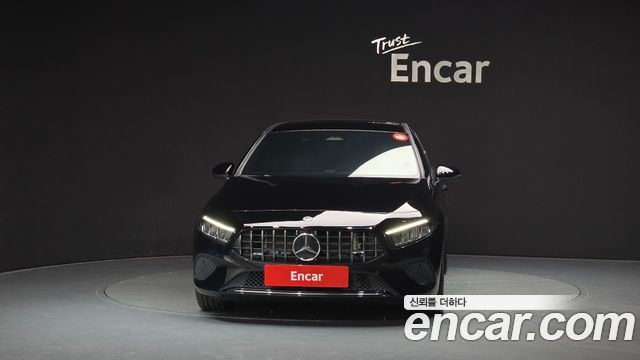 Mercedes-Benz A-Class W177 A220 Sedan - фото 2