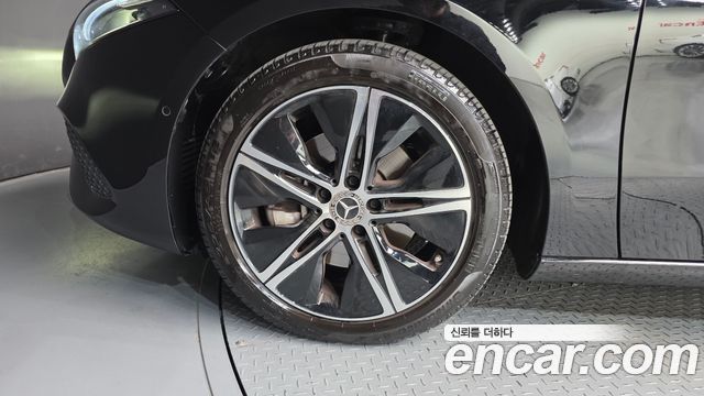 Mercedes-Benz A-Class W177 A220 Sedan - фото 4