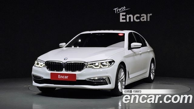 BMW 5-Series G30 530i xDrive Luxury Plus - фото 0