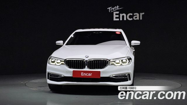 BMW 5-Series G30 530i xDrive Luxury Plus - фото 2