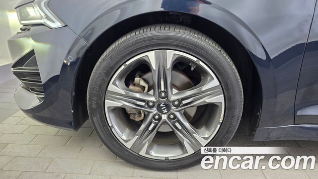 Kia K5 3-го поколения 2.0 Signature - фото 4