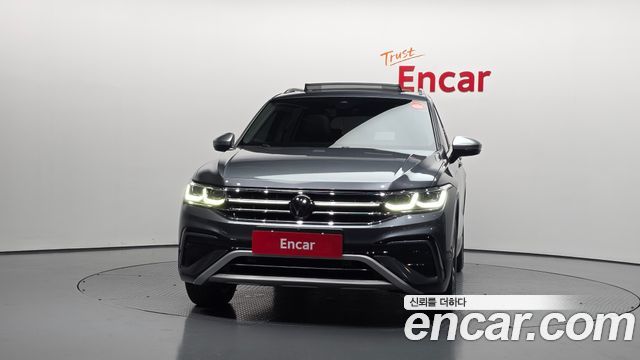 Volkswagen Tiguan 2.0 TSI Prestige - фото 2