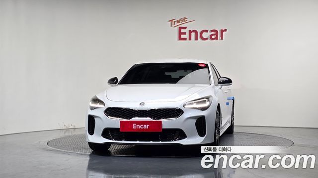 Kia Stinger 2.0 Turbo 2WD Platinum - фото 2