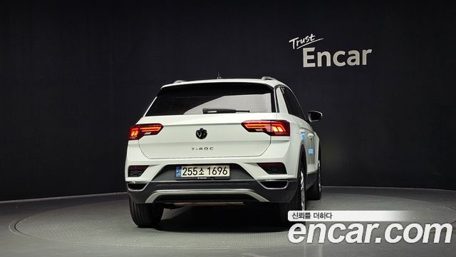 Volkswagen T-Roc 2.0 TDI Premium - фото 3