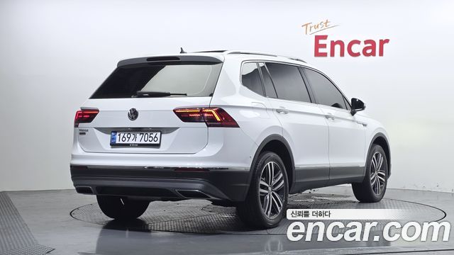 Volkswagen Tiguan 2.0 TDI Prestige - фото 1
