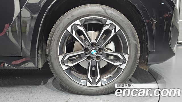 BMW X1 U11 xDrive 20i M Sport - фото 3