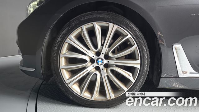 BMW 7-Series G11 750Li xDrive - фото 4