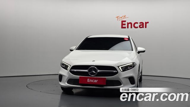 Mercedes-Benz A-Class W177 A220 Sedan - фото 2