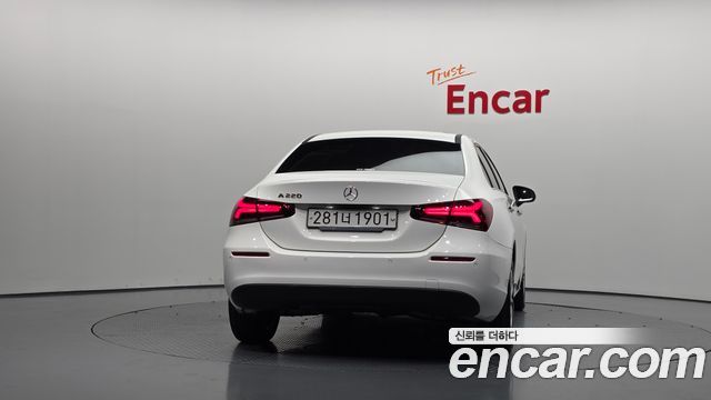 Mercedes-Benz A-Class W177 A220 Sedan - фото 3