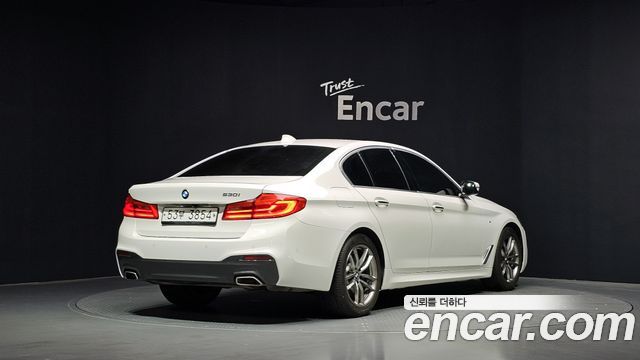 BMW 5-Series G30 530i M Sport Package Plus - фото 1