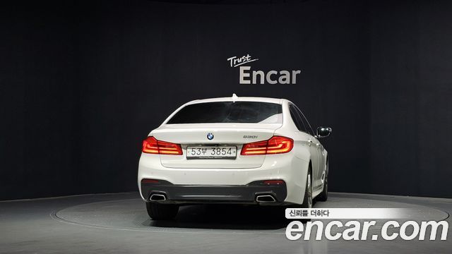 BMW 5-Series G30 530i M Sport Package Plus - фото 3