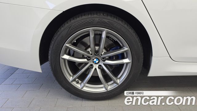 BMW 5-Series G30 530i M Sport Package Plus - фото 4