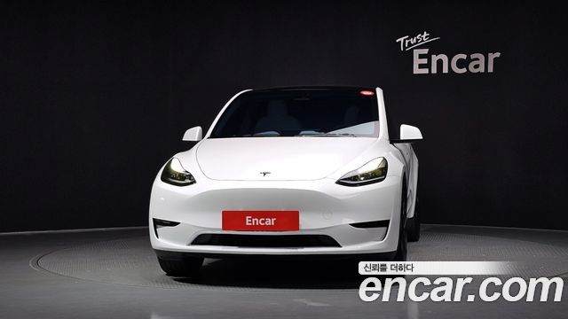 Tesla Model Y RWD - фото 2