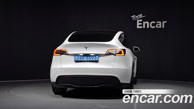Tesla Model Y RWD - фото 3