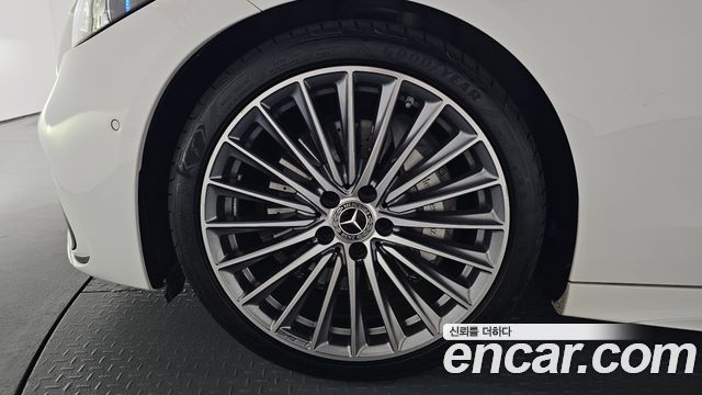 Mercedes-Benz C-Class W206 C300 4MATIC AMG Line - фото 3