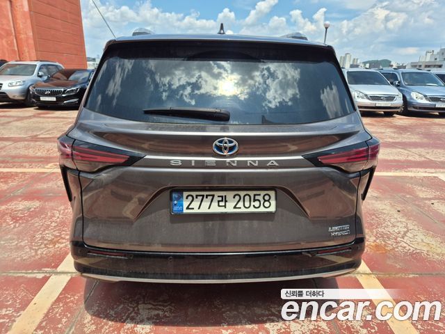 Toyota Sienna 4-го поколения 2.5 Hybrid 2WD - фото 3