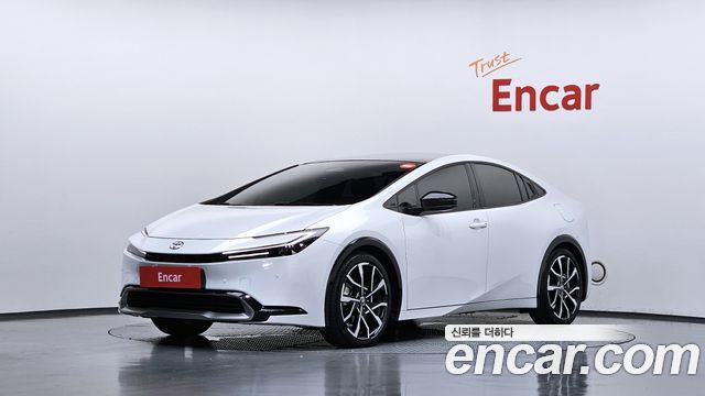 Toyota Prius 5-го поколения 2.0 PHEV XSE - фото 0