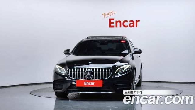 Mercedes-Benz E-Class W213 E350 4MATIC AMG Line - фото 2