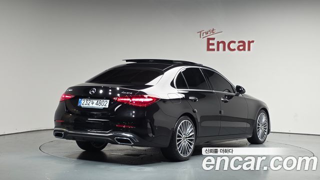 Mercedes-Benz C-Class W206 C300 4MATIC AMG Line - фото 0