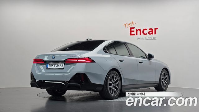 BMW 5-Series G60 523d xDrive M Sport - фото 1