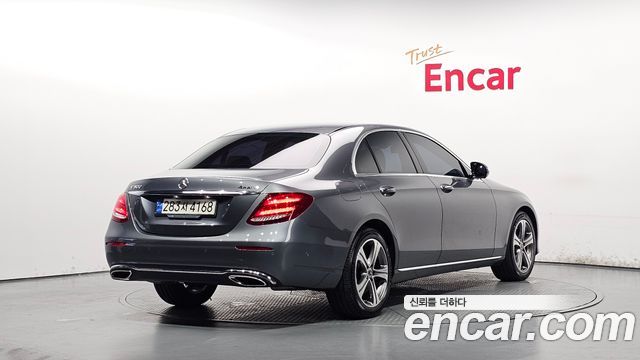 Mercedes-Benz E-Class W213 E300 4MATIC Avnatgarde - фото 1