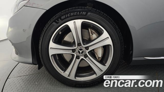 Mercedes-Benz E-Class W213 E300 4MATIC Avnatgarde - фото 4