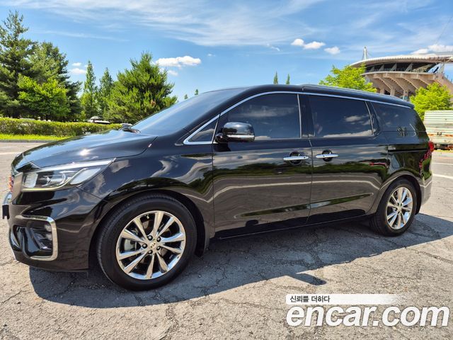 Kia Carnival Новый Gasoline 9-Seater Noblesse Special - фото 1