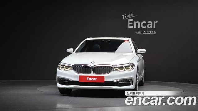 BMW 5-Series G30 520d Luxury Plus - фото 2