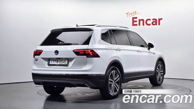Volkswagen Tiguan 2.0 TDI Prestige - фото 1