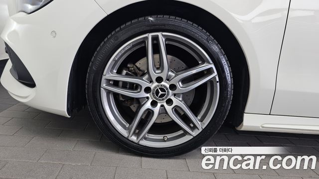 Mercedes-Benz CLA-Class C117 CLA220 AMG Line - фото 4