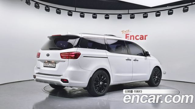 Kia Carnival Новый 9-Seater Noblesse - фото 1
