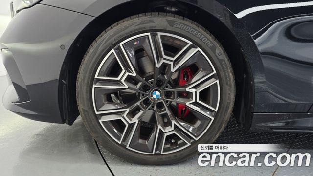 BMW 5-Series G60 530i xDrive M Sport Pro Special Edition - фото 4