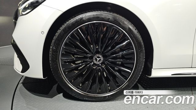 Mercedes-Benz E-Class W214 E450 4MATIC AMG Line - фото 4
